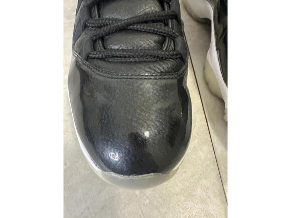 Nike Air Jordan 11 (XI) Retro 72-10 black/gym red/white high top sneakers Size 9 - Picture 2 of 10